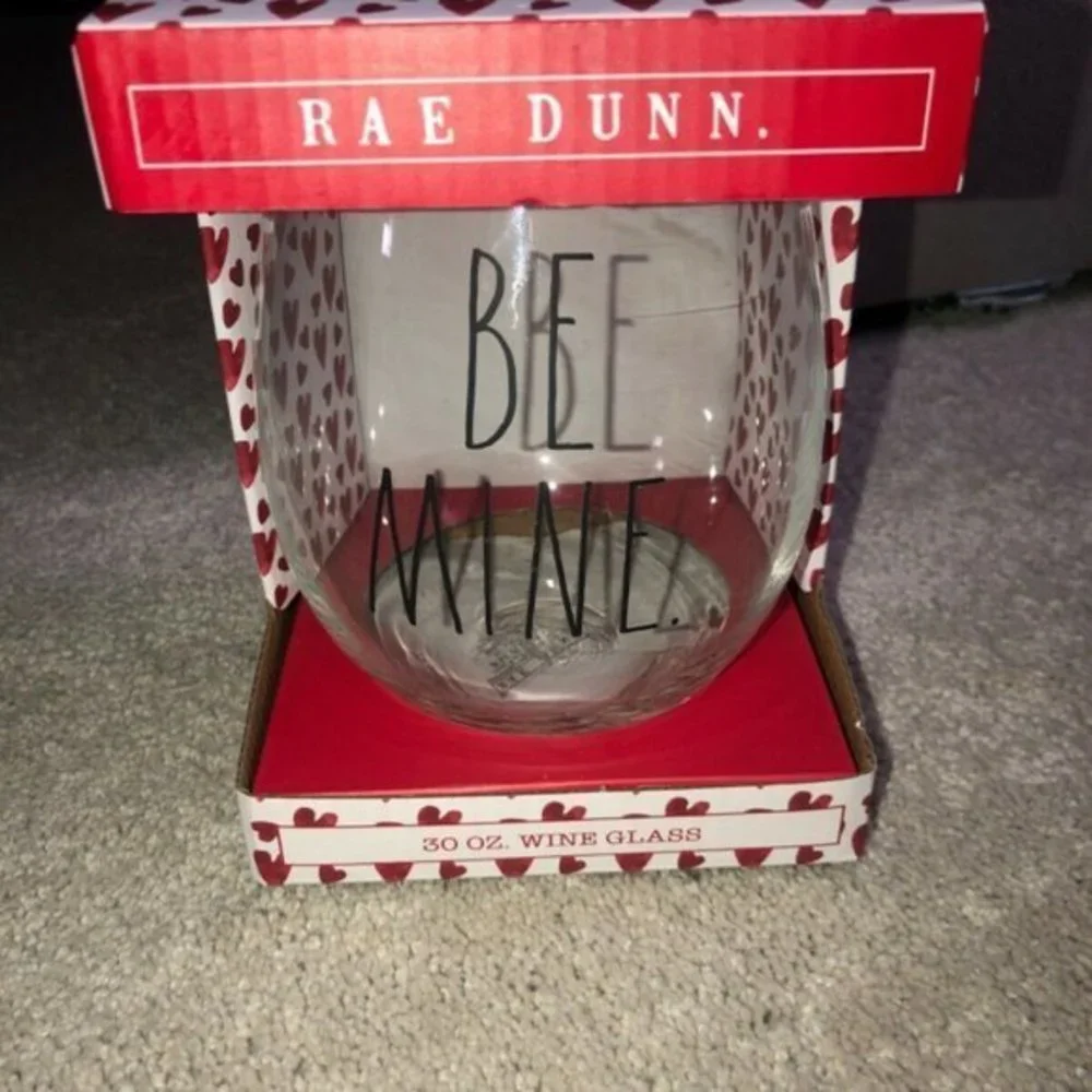 Rae Dunn 30 oz Clear Wine Glass Be Mine Valentines‎ Day NEW